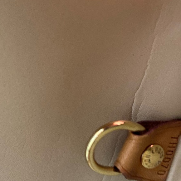 Louis Vuitton Yellow Vernis Tote - Picture 16 of 16